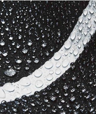 Under Armour Stormproof Cloudstrike męska kurtka, czarno/biała