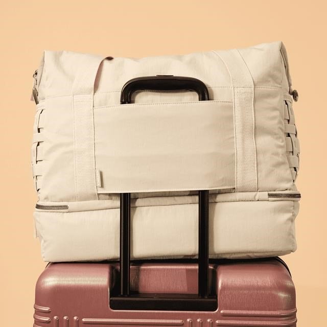 Ogio Rise Weekender Duffel 36L torba, vanilla creme