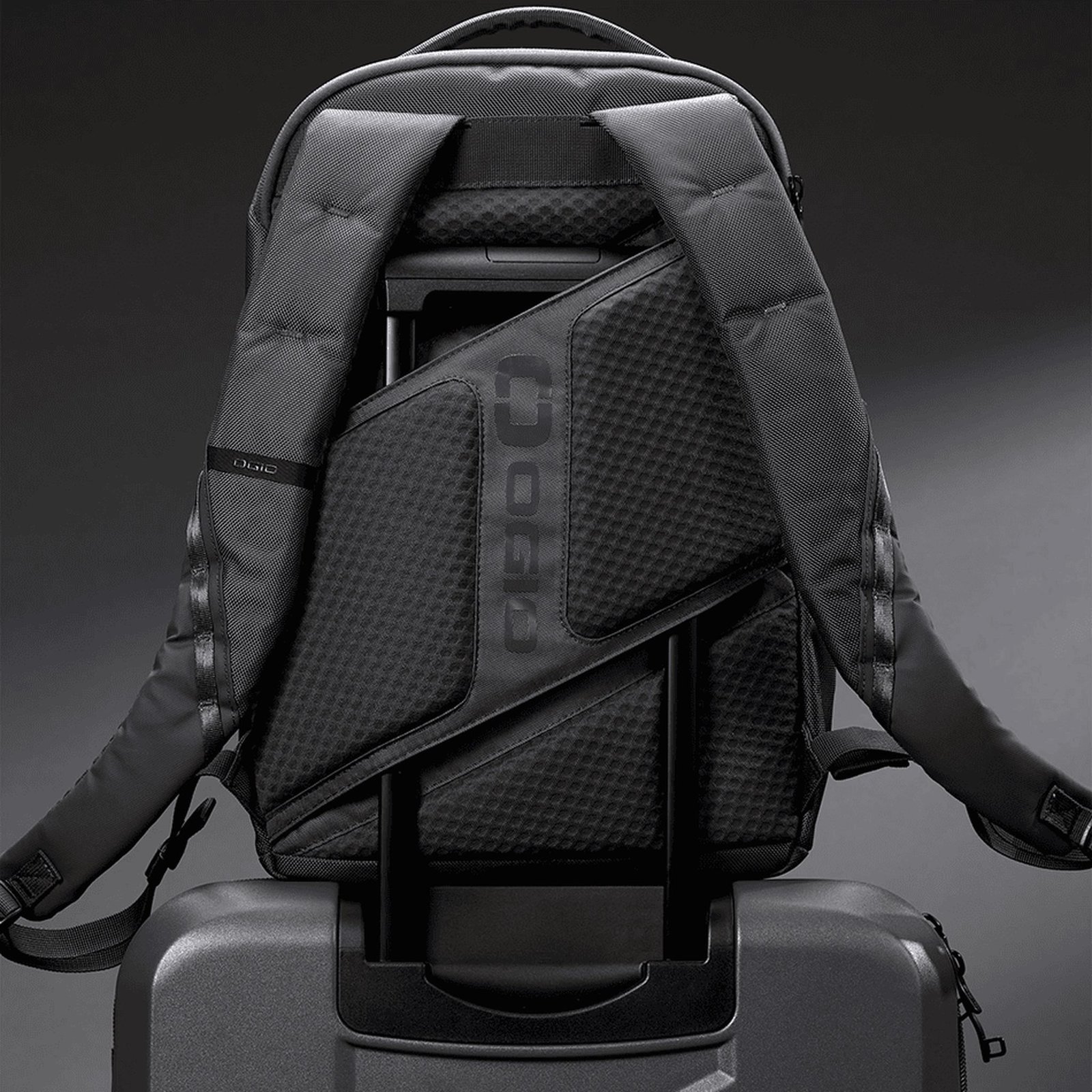 Ogio Pace Pro 20L Backpack plecak, grey pinstripe