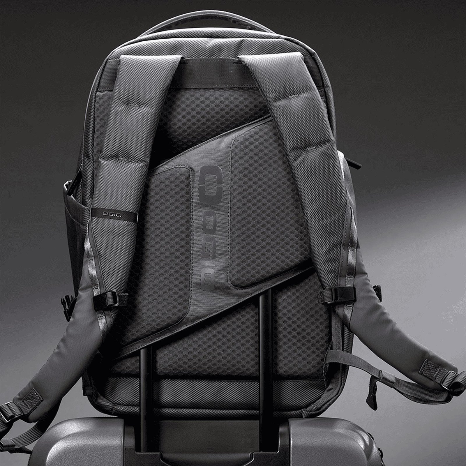 Ogio Pace Pro 25L Backpack plecak, grey pinstripe