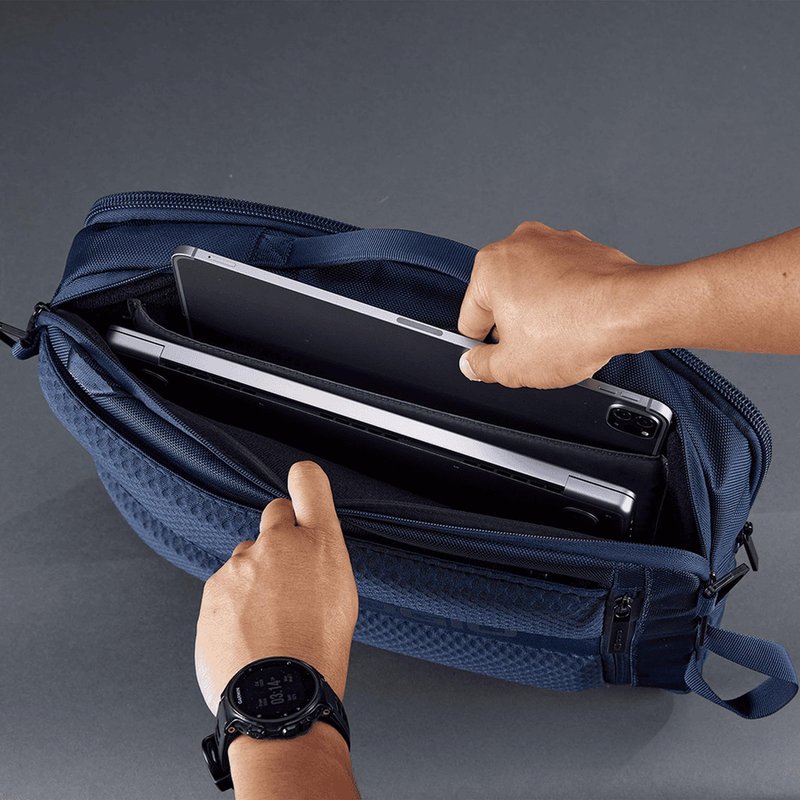 Ogio Pace Pro Brief 10L Pack, grey pinstripe