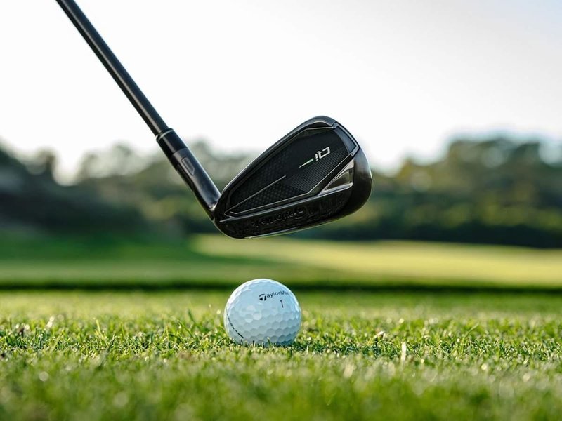 TaylorMade Qi Gunmetal Edition irony męskie, stal