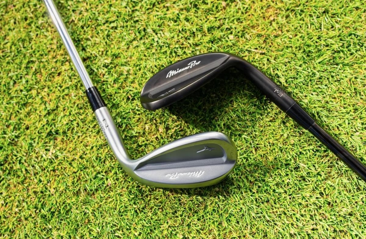 Mizuno Pro T-3 Black wedge, stal