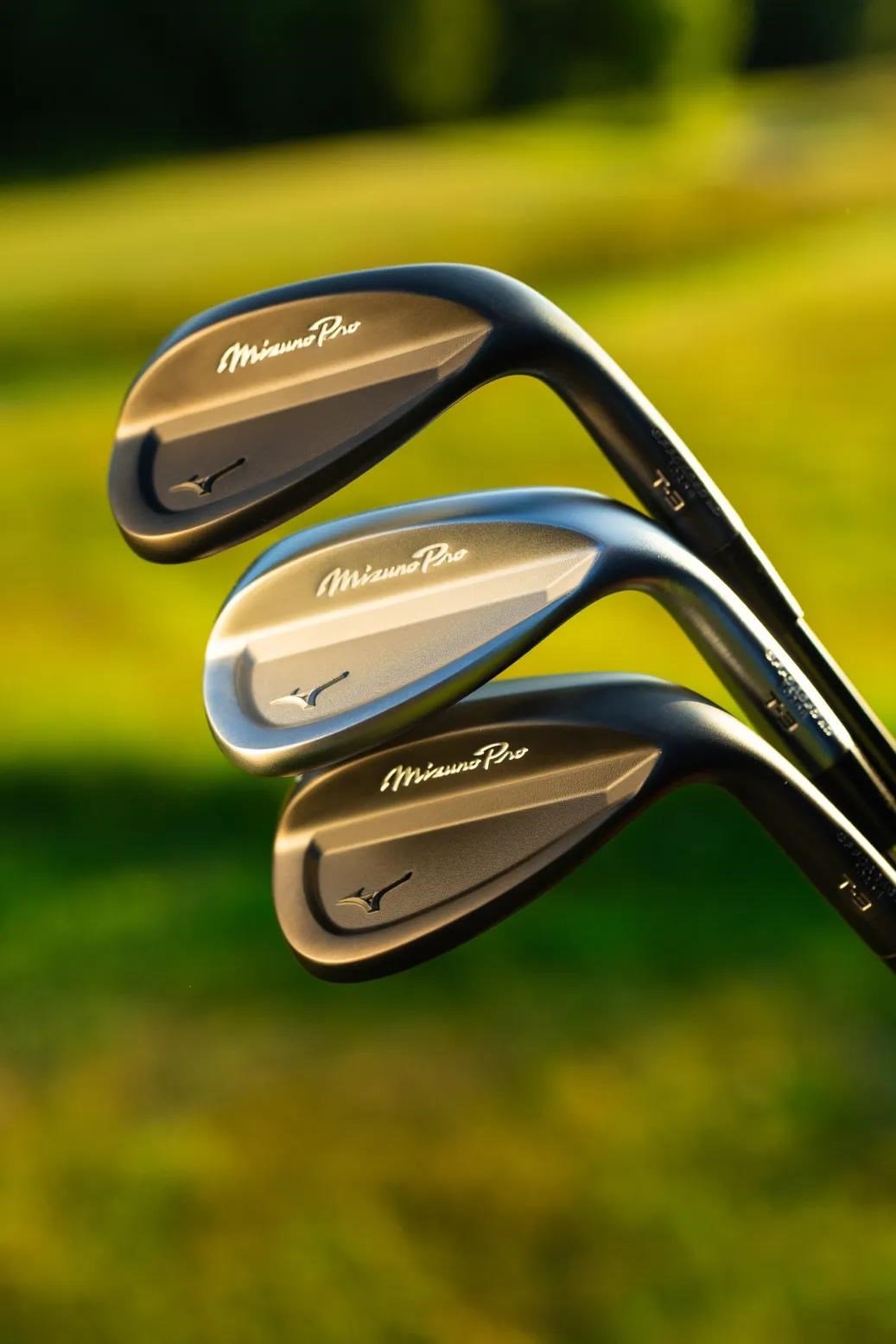 Mizuno Pro T-3 Black wedge, stal