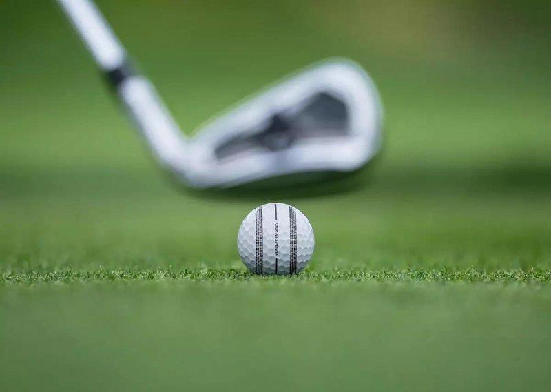 TaylorMade Tour Response Stripe piłki golfowe