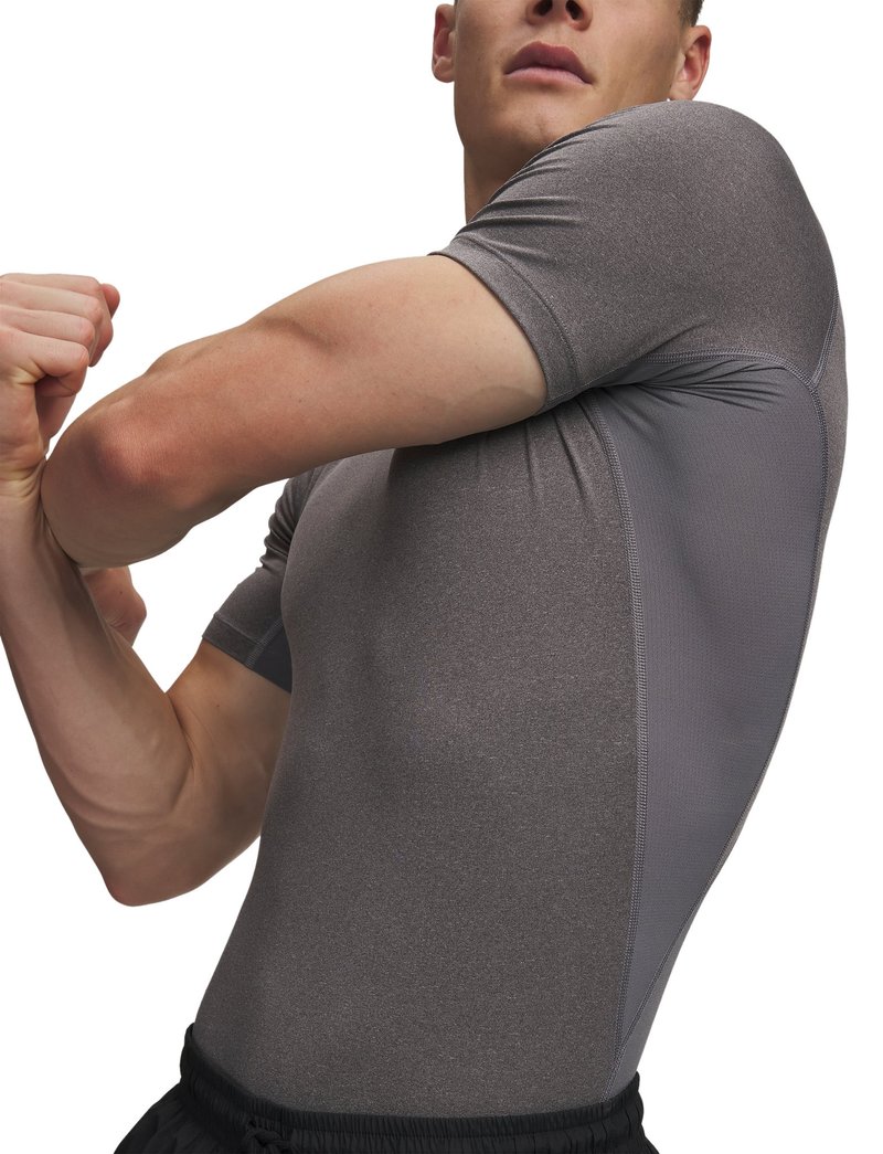 Under Armour HeatGear męska koszulka kompresyjna, carbon heather