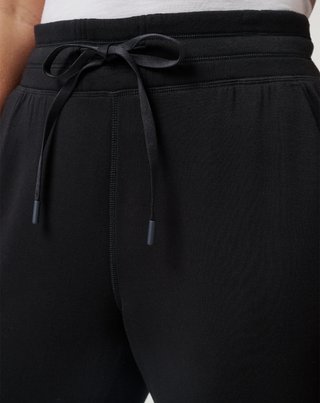 Travis Mathew Skyloft Soft Ankle damskie spodnie, czarne