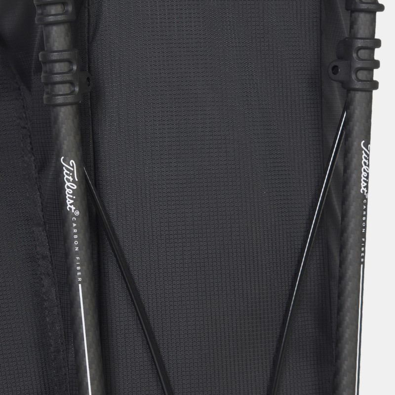 Wytrzymałe nóżki z włókna węglowego w torbie stojącej Titleist Players 4 Carbon