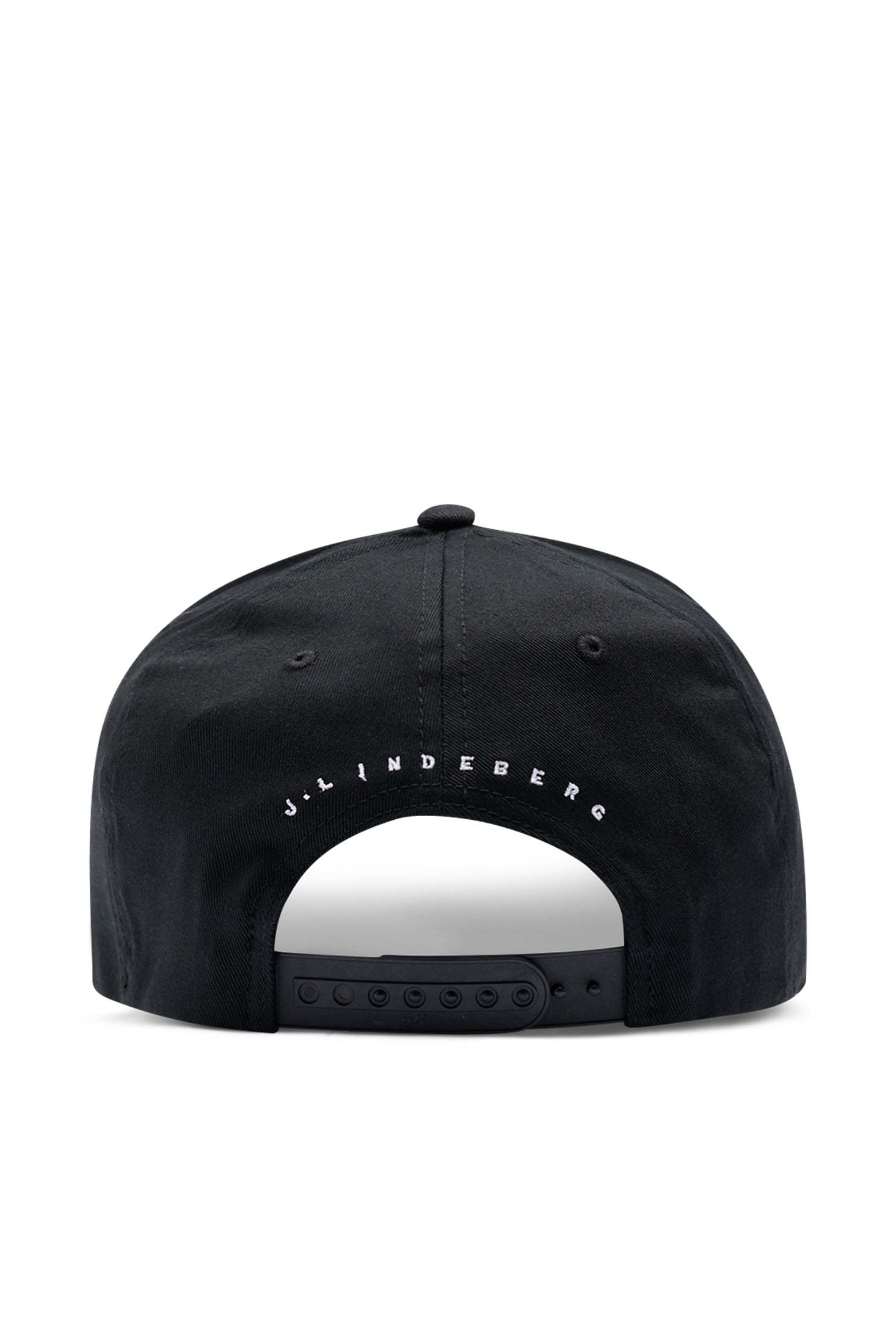 Czapka J.Lindeberg Heath Cap Black – szczegół brandingu z boku i z tyłu pokazujący logo 3D Bridge oraz napis J.LINDEBERG