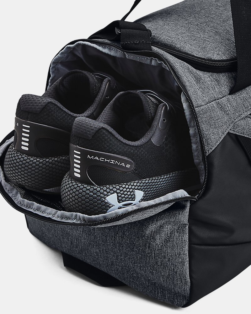 Wentylowana kieszeń na buty w torbie Undeniable 5.0 Small Duffle Bag