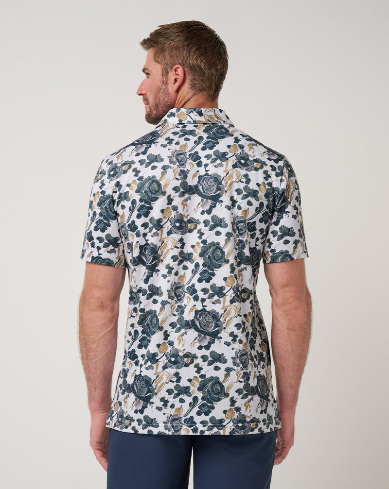 Travis Mathew Featherweight Villa Polo – kołnierzyk z podwójnym szwem i wbudowanymi fiszbinami