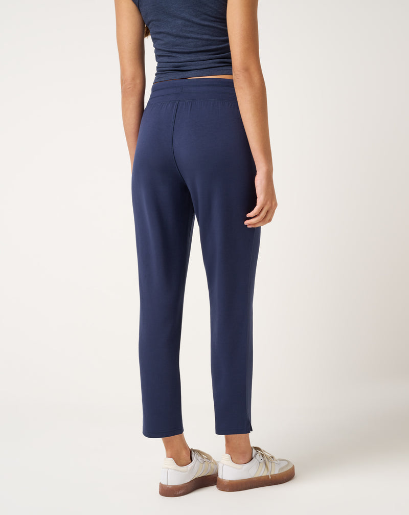 Travis Mathew Skyloft Soft Ankle Pant - tapered leg and ankle length detail