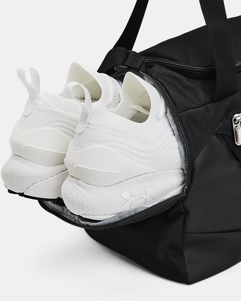 Boczna kieszeń z siatki w torbie UA Undeniable 5.0 XS Duffle
